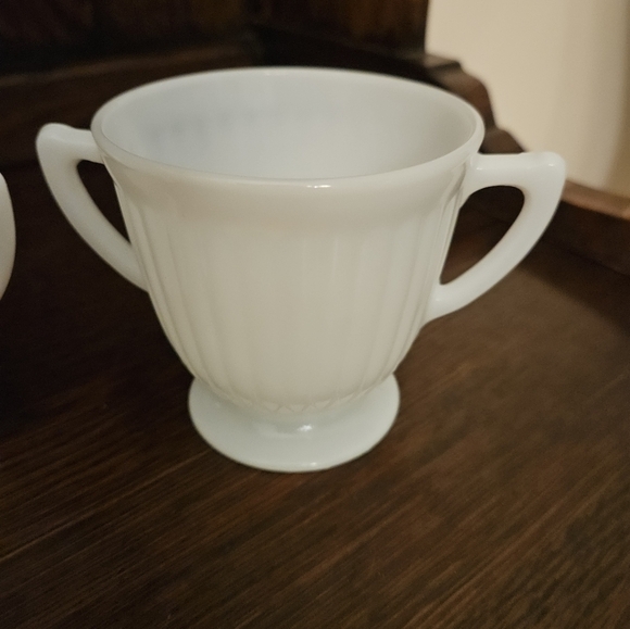 Vintage White Opaque Translucent milk glass cream and sugar. - Picture 10 of 11